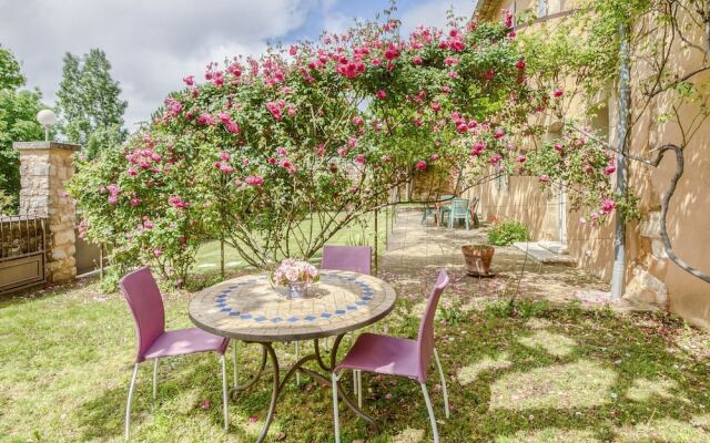 The Awning Housecosy Holiday Home in Rustrel With Swimming Pool