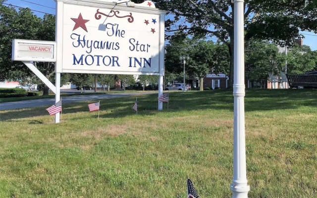 The Hyannis Star Motor Inn