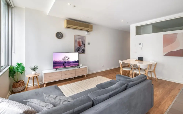 Melbourne CBD 2BR Apt With Pool & Gym Access – Guest Rooms – Melbourne