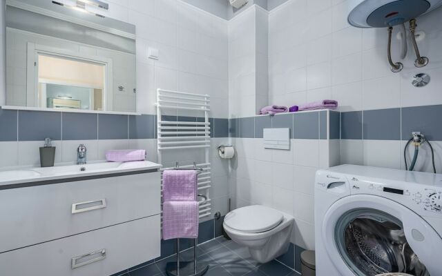 Modern Holiday Home With Terrace and Outdoor Jacuzzi