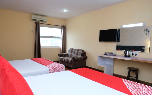 OYO 546 Grand City Hotel