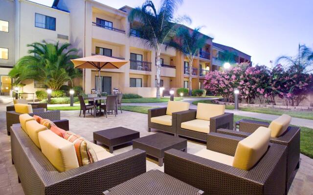 Courtyard by Marriott Fresno