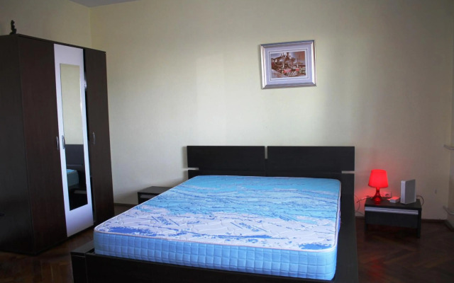 Modern apartment city center 2