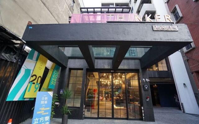 Thinker Hotel