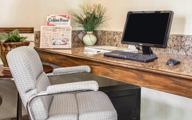 Quality Inn & Suites Lacey Olympia