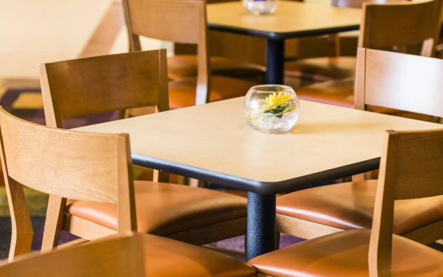 Fairfield Inn and Suites by Marriott Toronto Airport