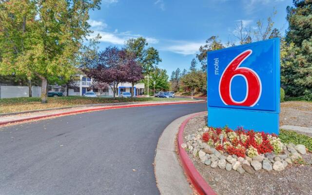 Super 8 by Wyndham Santa Rosa North