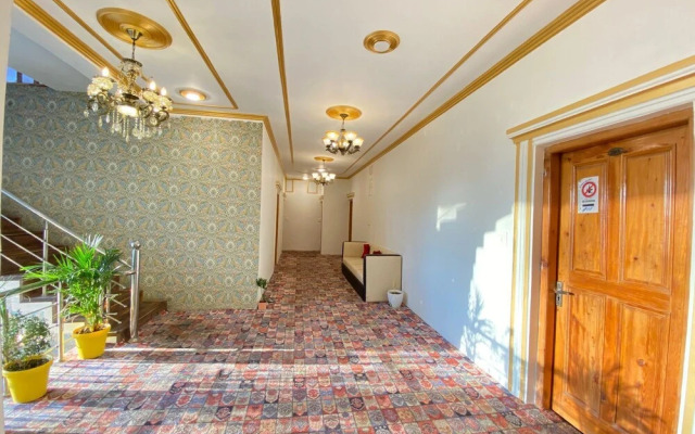Rozan Jaai Orchard Hotel