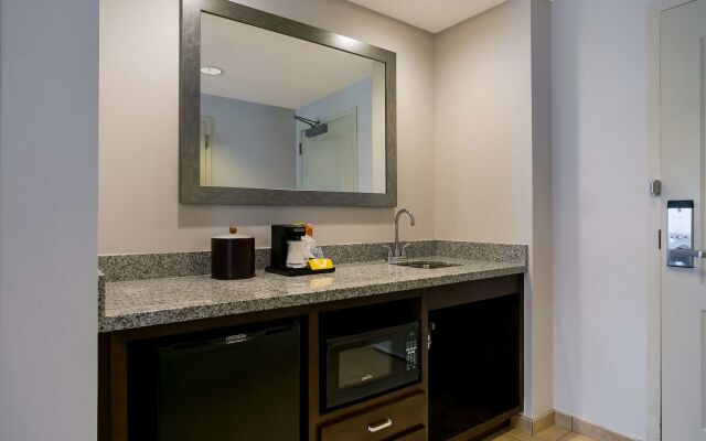 Hampton Inn & Suites Wilmington Christiana