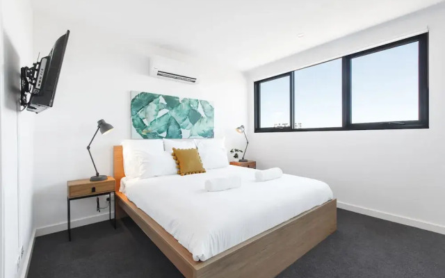 Spacious Urban Oasis in Central Location