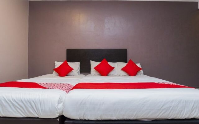 OYO 44027 Golden Horse Hotel