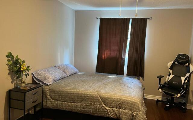 Fresh, Chic, Spacious Home With Everything U Need