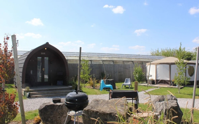 The Little Hide - Adult Only Camping Pods