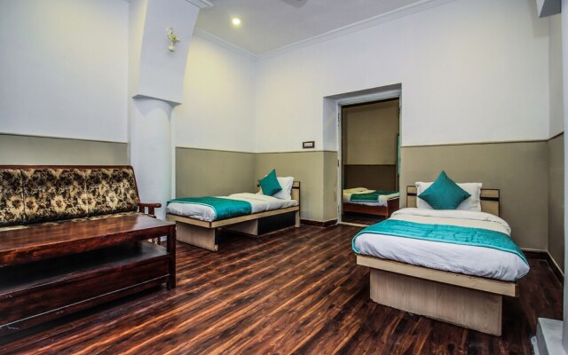 OYO 18849 Hotel Raj Shikhar
