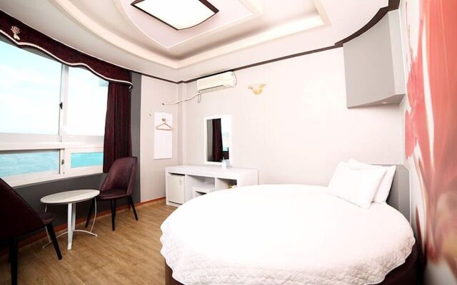 Tiffany Resortel