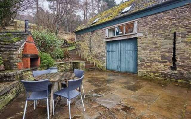 Host Stay Llewenau Draw Barn
