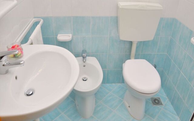 Welcoming Flat With Garden-view Terrace - Beahost