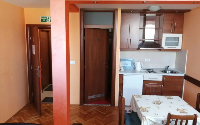 Hotel Apartments  Bella Mare Belgrade