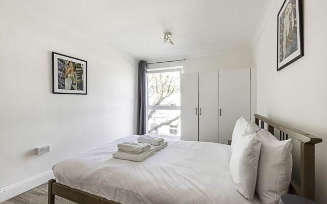 Cosy Angel Flat: Tube Nearby, Stunning Views!
