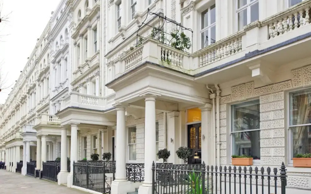 Grand 2 Bedroom Flat, Kensington