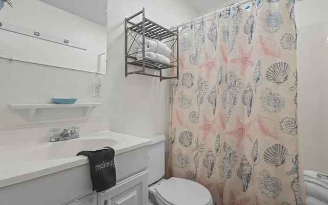 Moonraker 3 1 Bedroom Condo by RedAwning