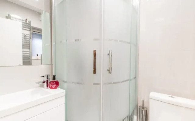 Luxury London Apartment 5-double rooms