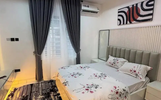 Mavis Suites