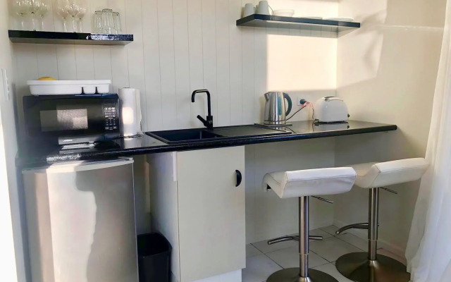 Le Chalet Waiheke Apartments