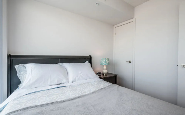 Life Suites Soho 2 Bed - 2 Bath CN Tower View