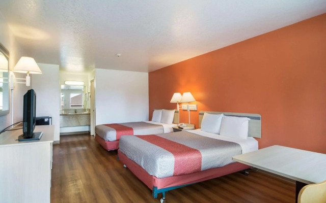 Motel 6 Vancouver, WA