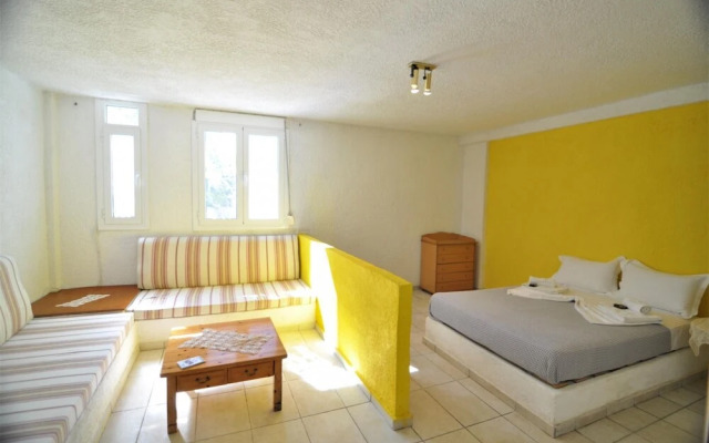 Zennova 15 Naftilos Family Summer House