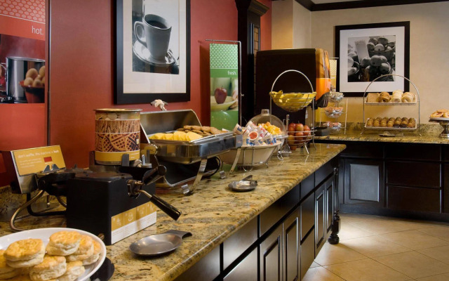 Hampton Inn & Suites Waco-South