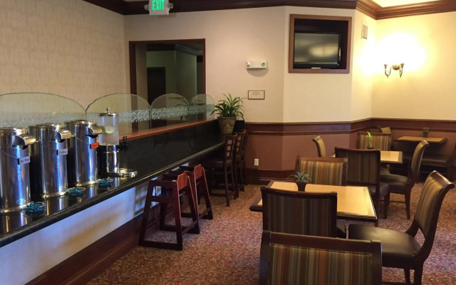 Bay Landing Hotel