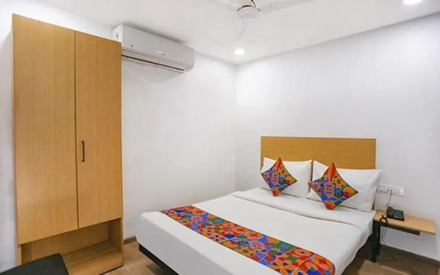 OYO Townhouse 373 Vishwas Nagar