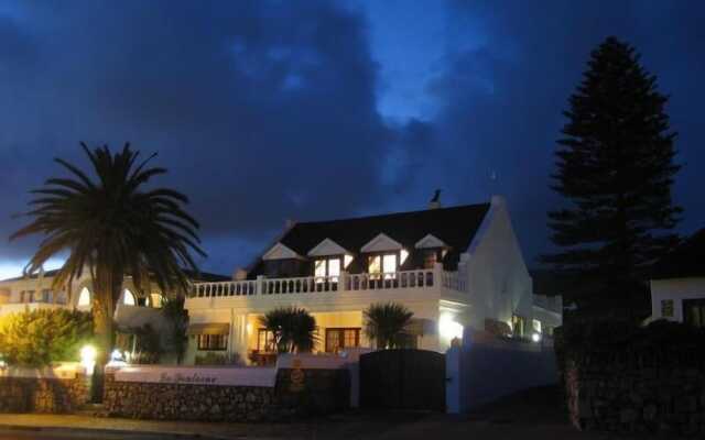 La Fontaine Guest House