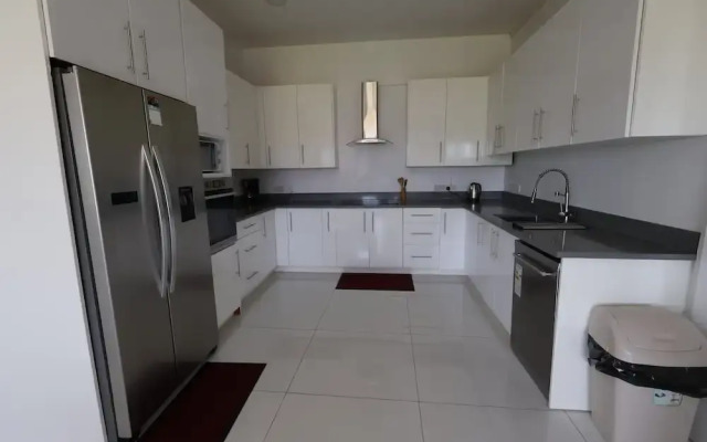 Luxury 5BD Loft in Prime Location