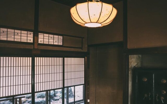 Nari - nuttari NARI -