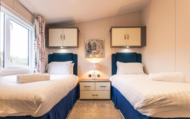 The Crucible lodge with Hot Tub