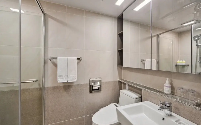 Shift Door Residence Hari