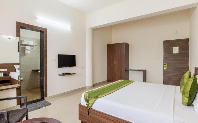 Treebo Pappilon Palace - PVS Circle