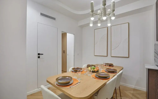 Apartment With AC Front Montparnasse Tower