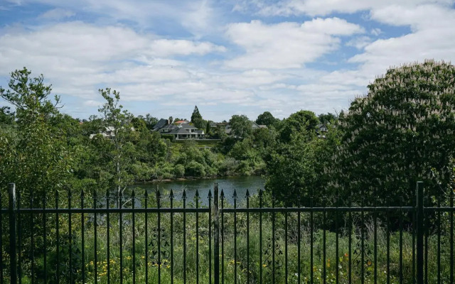 Wonderful River View-Brand New Home - 4 Bedrooms