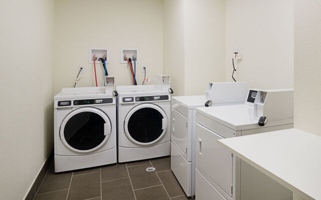 Comfort Suites Near Denver Downtown