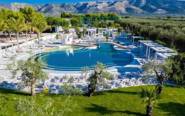 Villaggio Turistico Baia Del Monaco