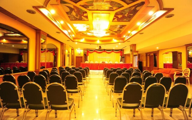 Bangkok Natural Spa Resort and Suite