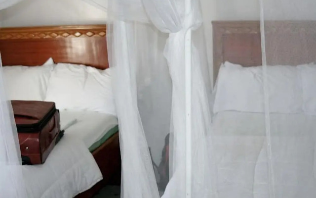 Siaya White Hotel