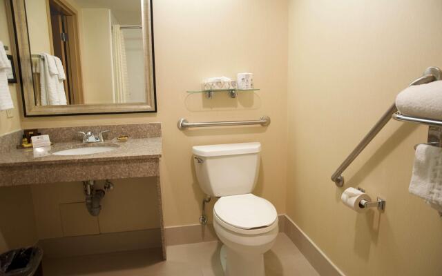 Best Western Plus Burlington Inn & Suites