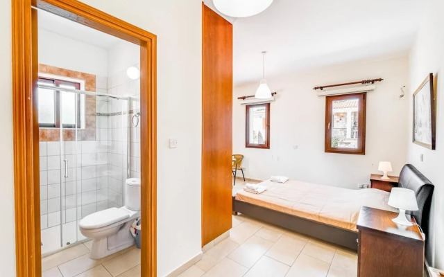 Villa Nikolina - 5 En-suite Bedrooms