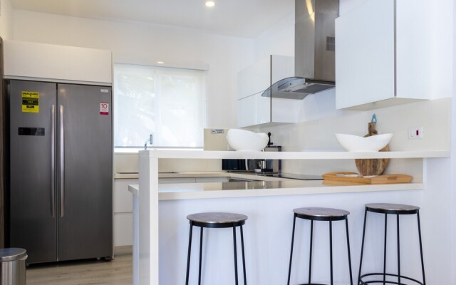 Unique Modern Condo with Beach Access