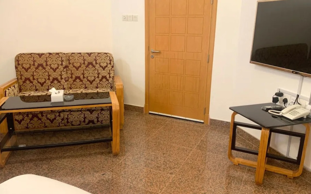 OYO 153 Qurum Heights Hotel